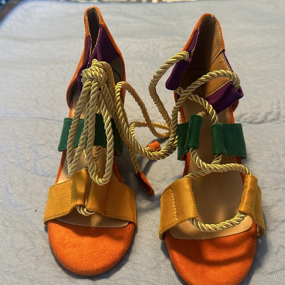 Color block heels - Picture 3 of 4